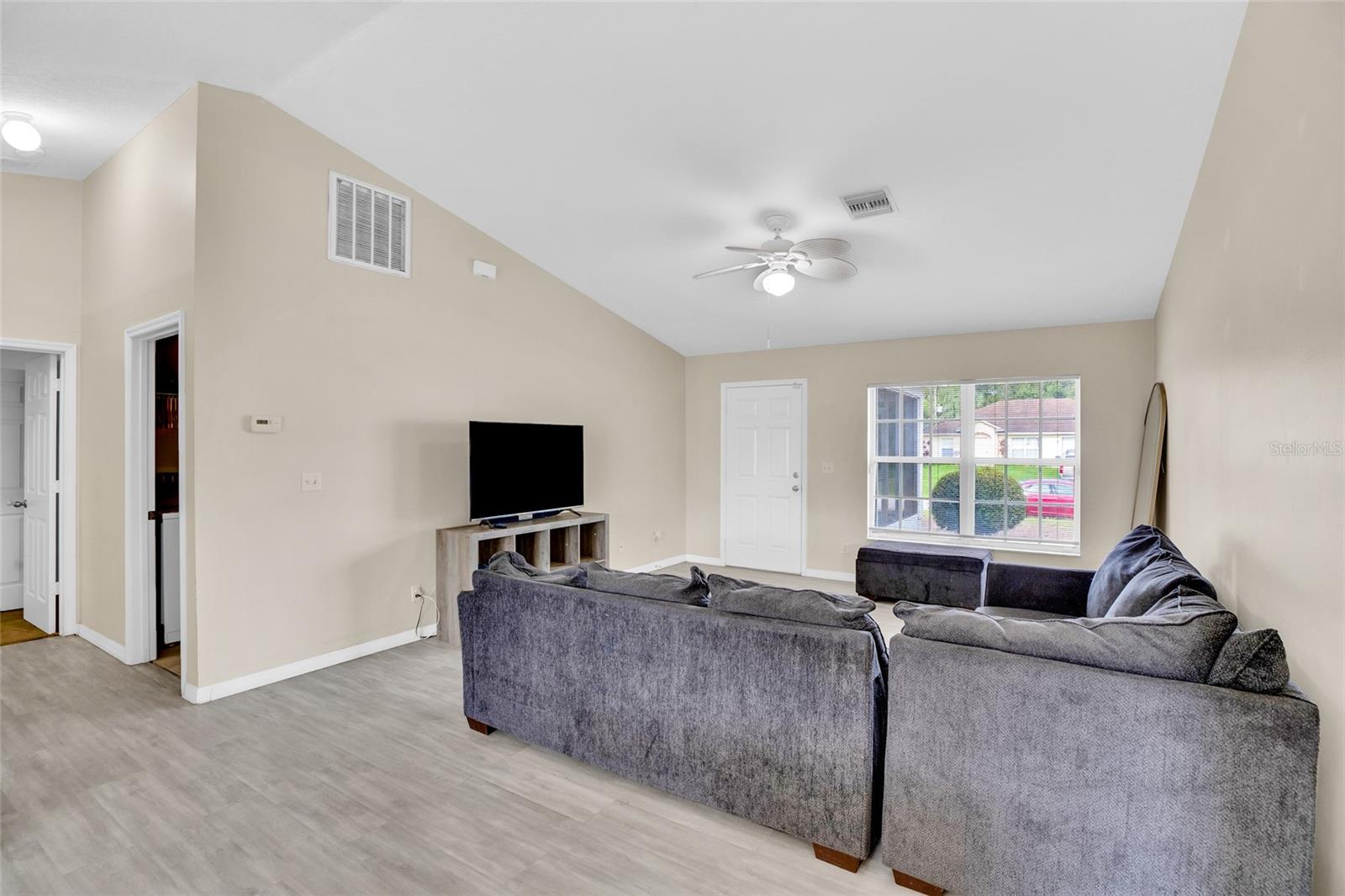 Image 8 of 32 For 7976 105th Court