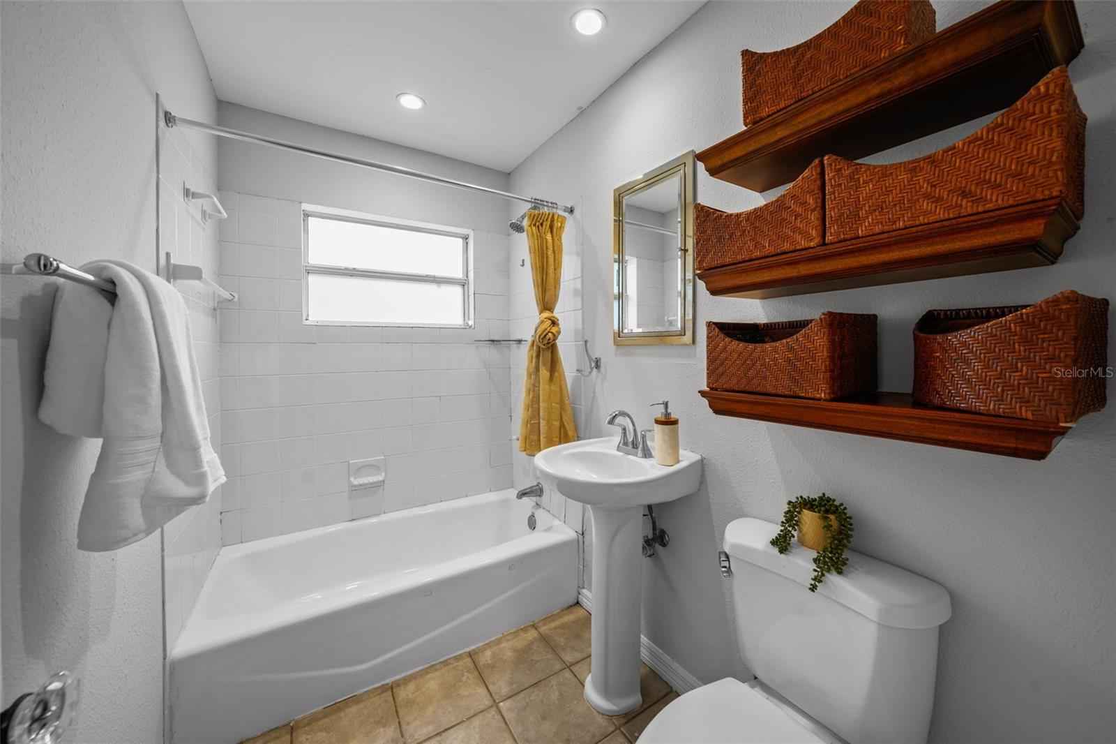 Image 6 of 13 For 3409 El Prado Boulevard