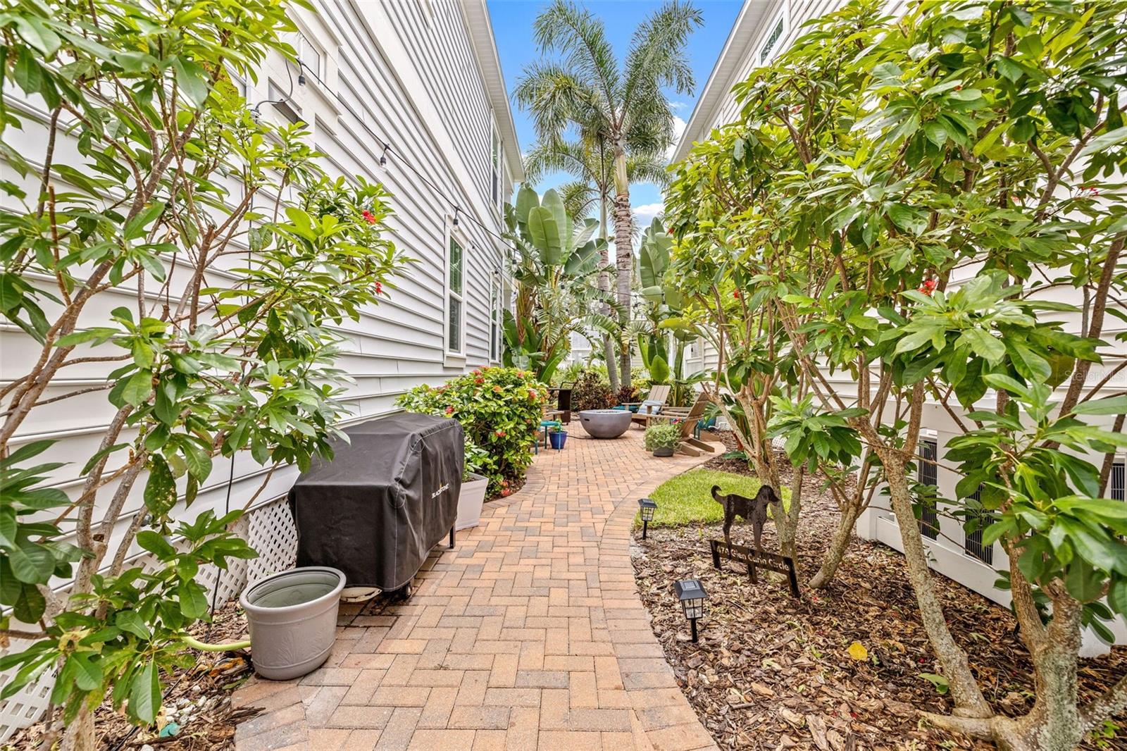 Image 40 of 65 For 474 Glencairn Circle