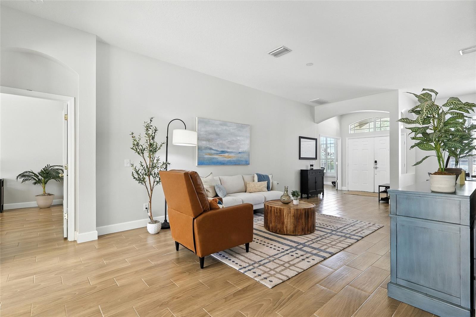 Image 10 of 46 For 16211 Bridgepark Drive
