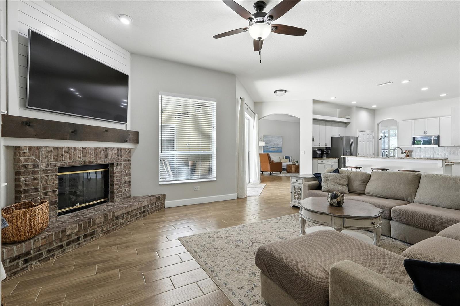 Image 17 of 46 For 16211 Bridgepark Drive