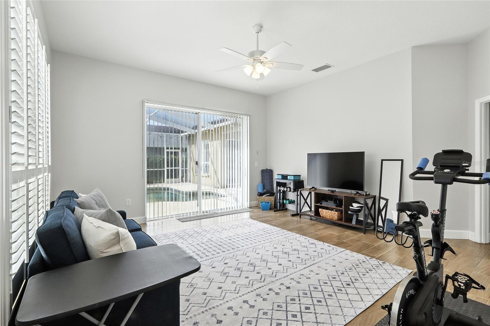 Image 18 of 46 For 16211 Bridgepark Drive
