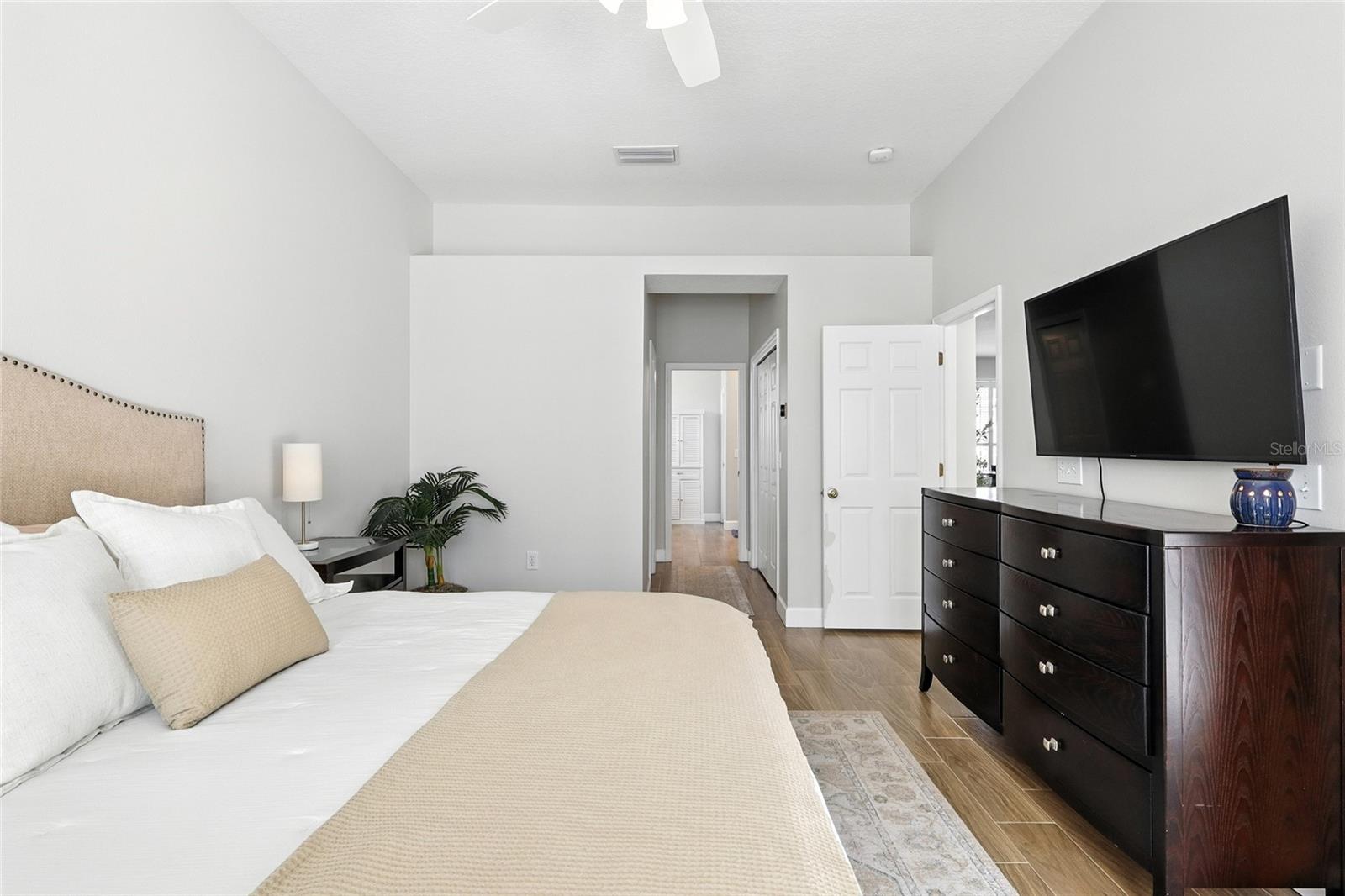 Image 22 of 46 For 16211 Bridgepark Drive