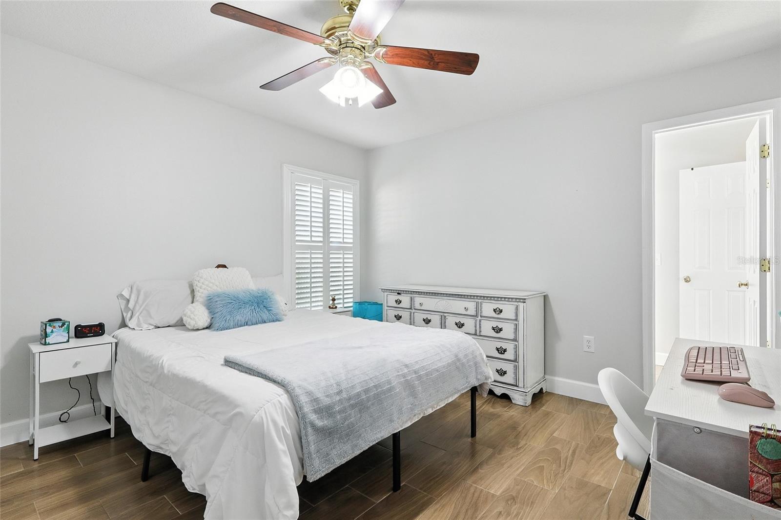 Image 25 of 46 For 16211 Bridgepark Drive
