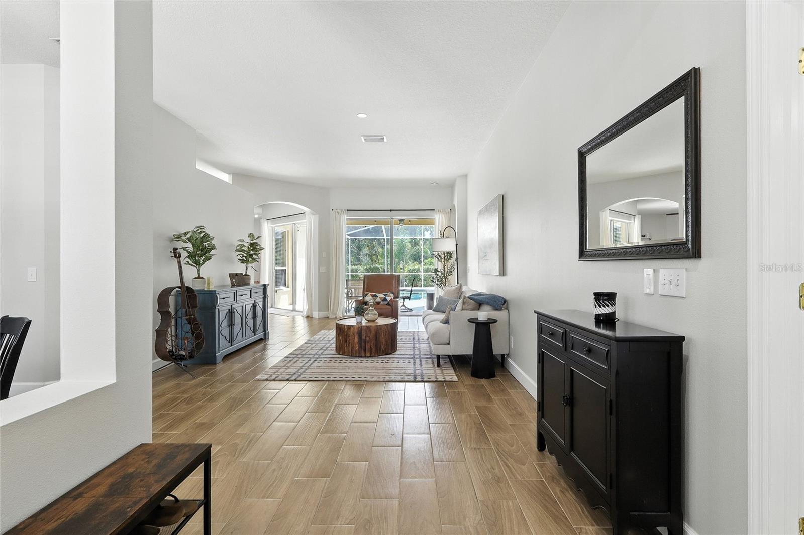 Image 4 of 46 For 16211 Bridgepark Drive