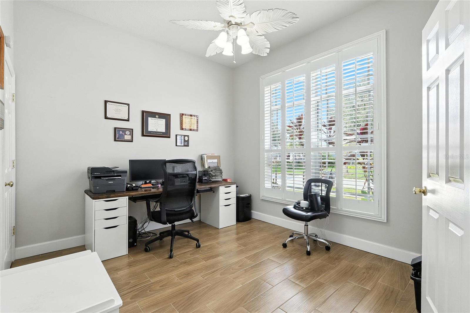 Image 6 of 46 For 16211 Bridgepark Drive