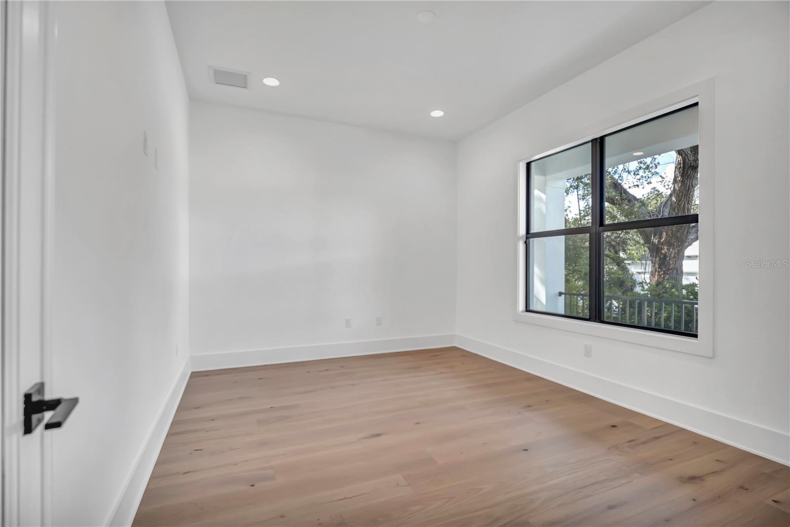 Image 16 of 79 For 4306 Corona Street