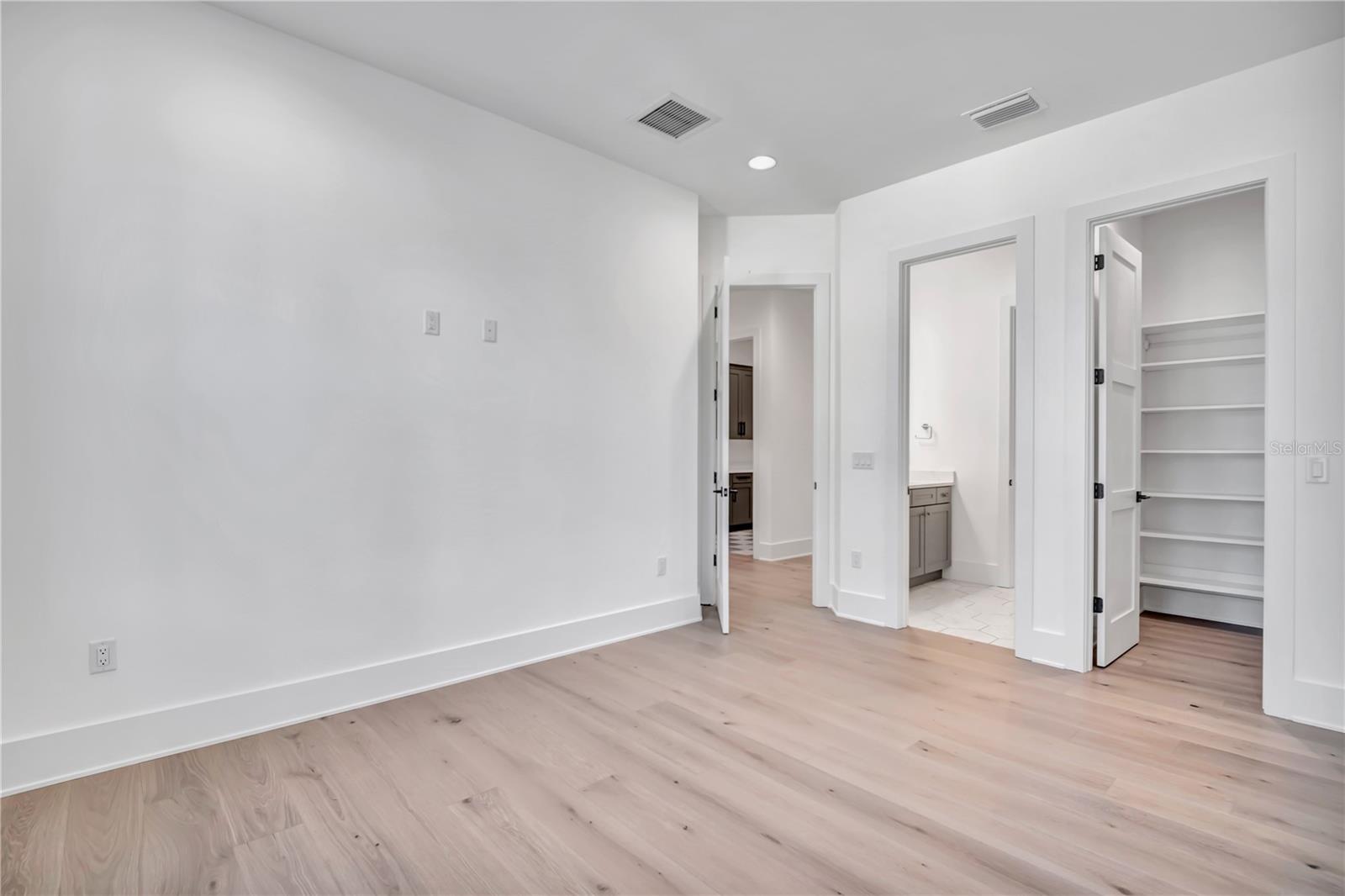 Image 35 of 79 For 4306 Corona Street