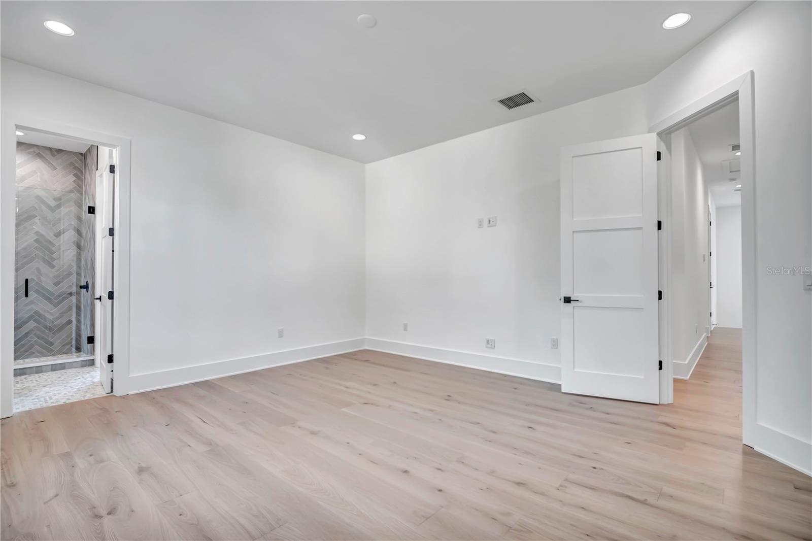 Image 38 of 79 For 4306 Corona Street