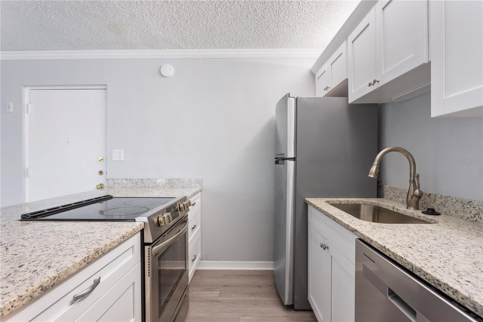 Image 14 of 31 For 2302 Manhattan Avenue 115