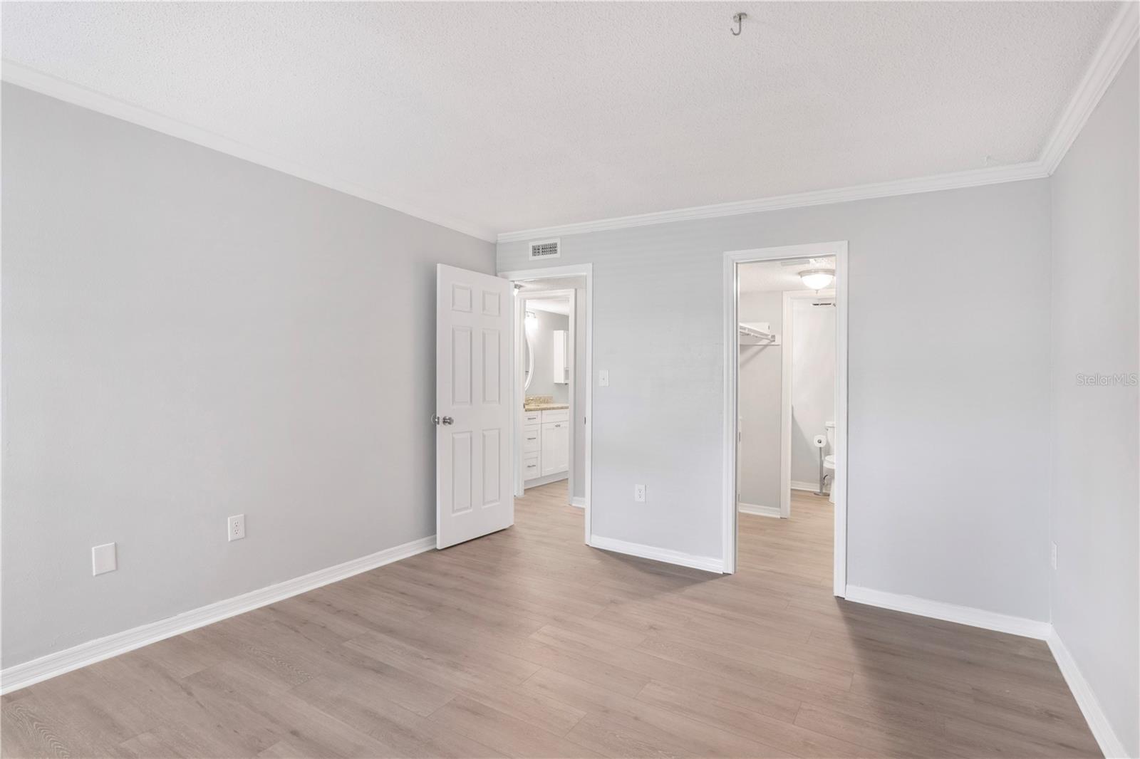 Image 20 of 31 For 2302 Manhattan Avenue 115