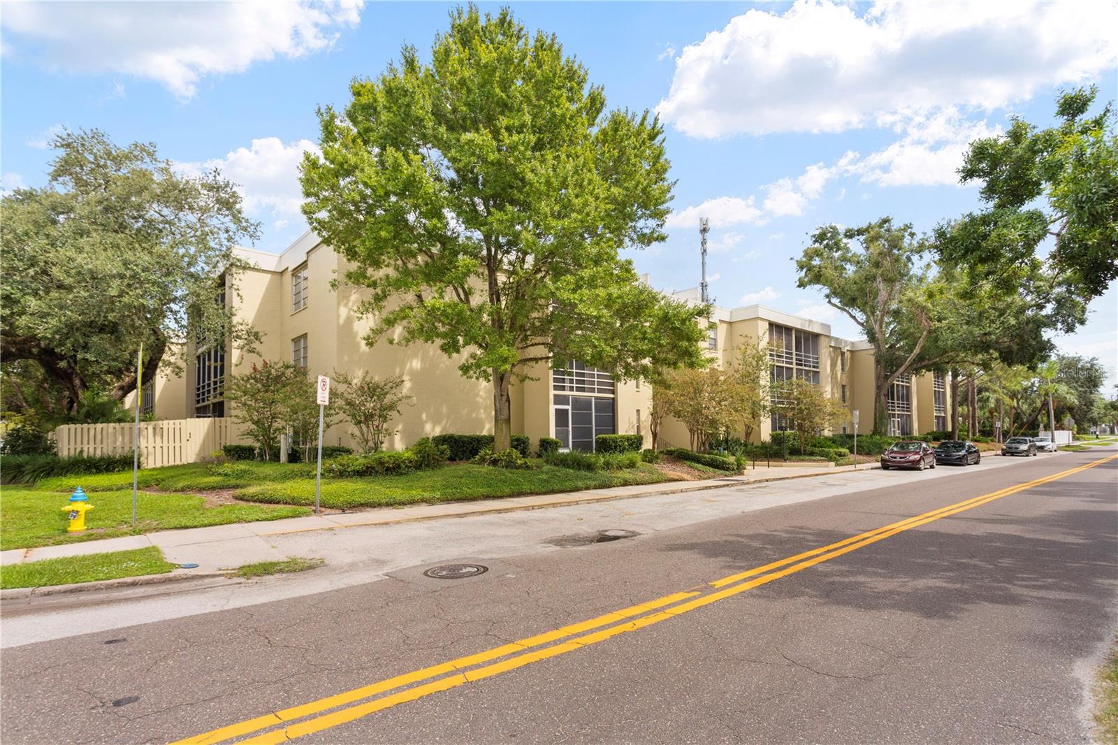 Image 3 of 31 For 2302 Manhattan Avenue 115