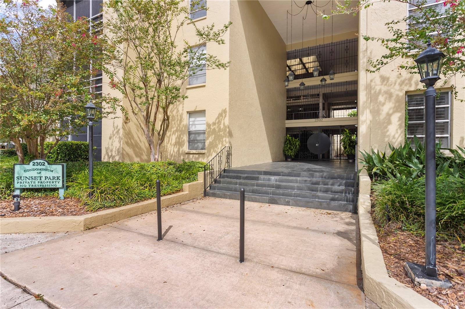 Image 4 of 31 For 2302 Manhattan Avenue 115