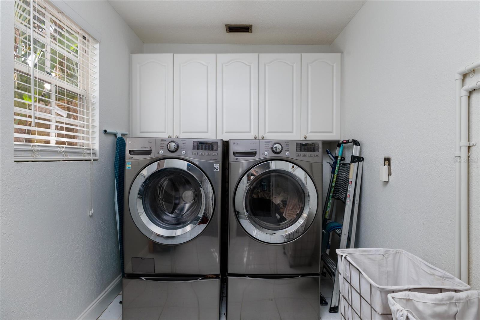 Image 15 of 31 For 113 14th Avenue N