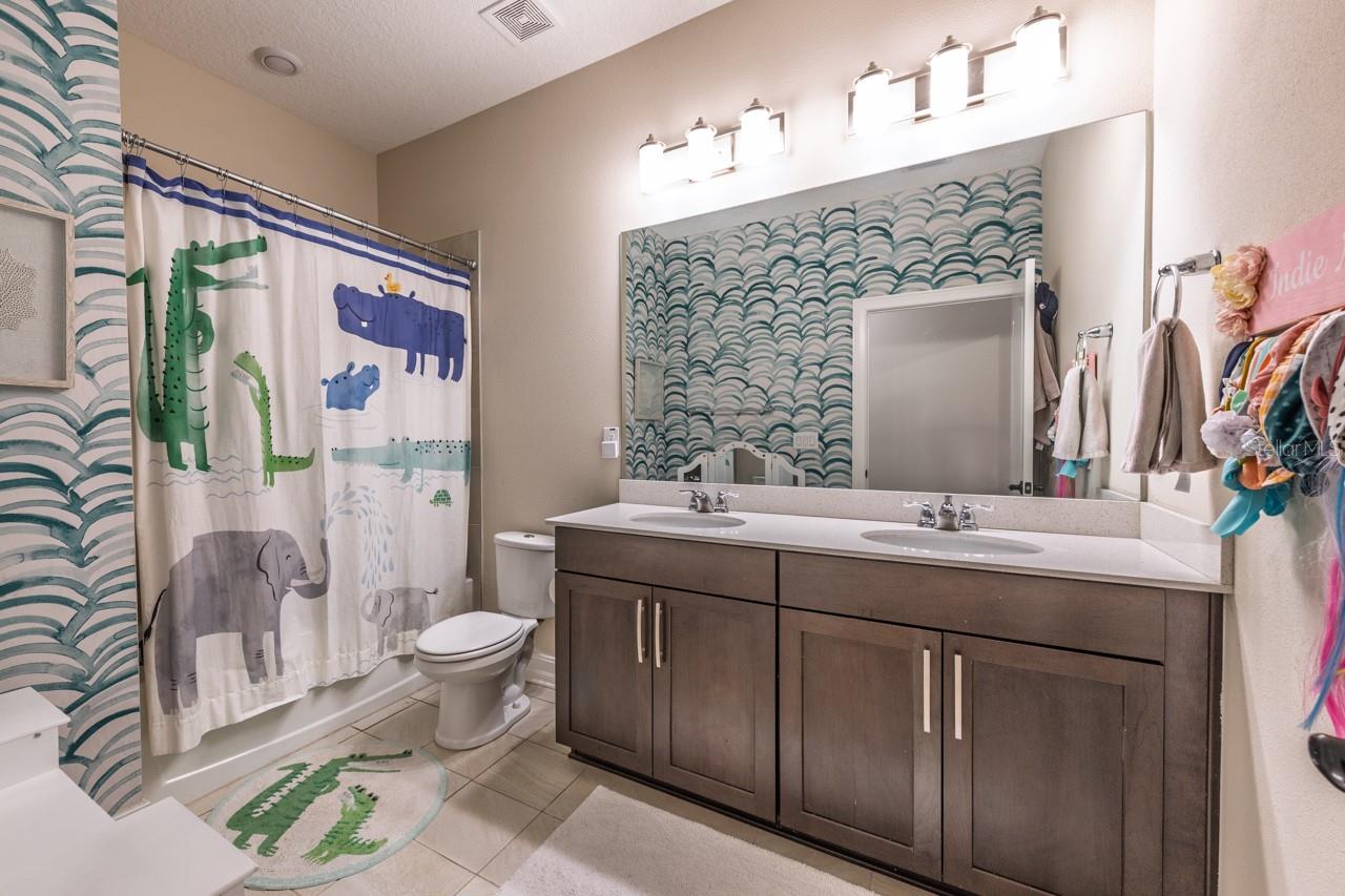 Image 21 of 35 For 10704 Whitland Grove Drive