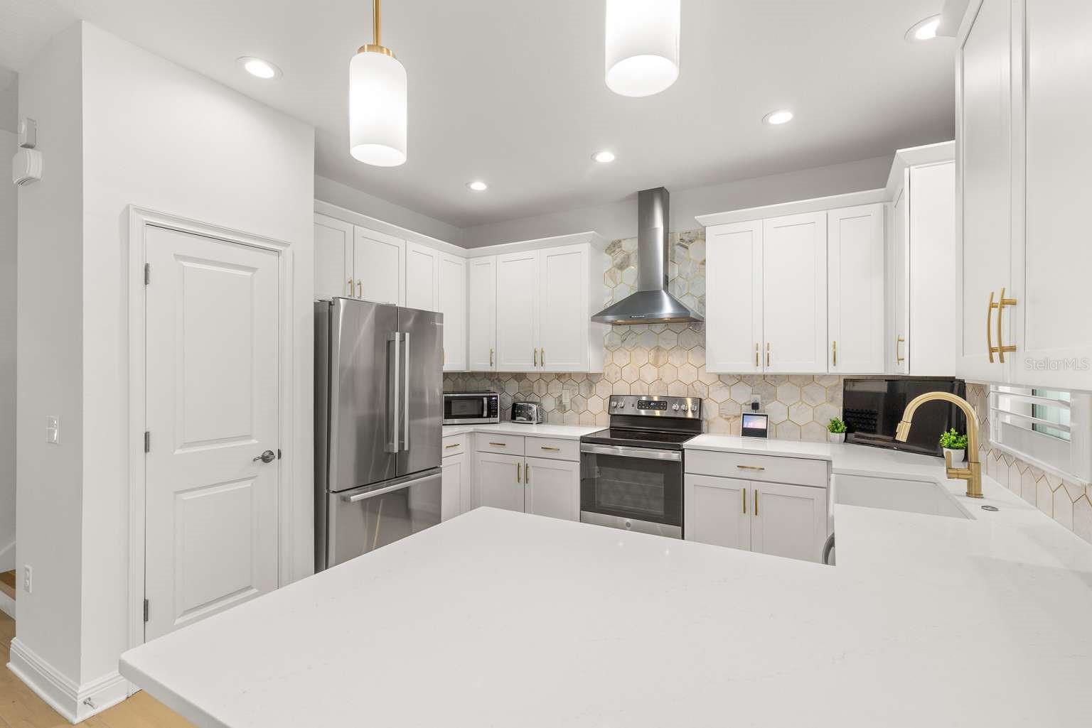 Image 10 of 24 For 2702 Saint Isabel Street 1-2