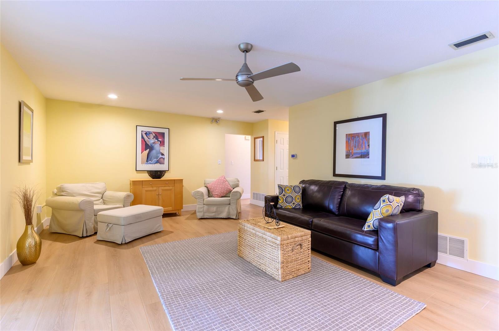 Image 15 of 40 For 1464 San Diego Drive