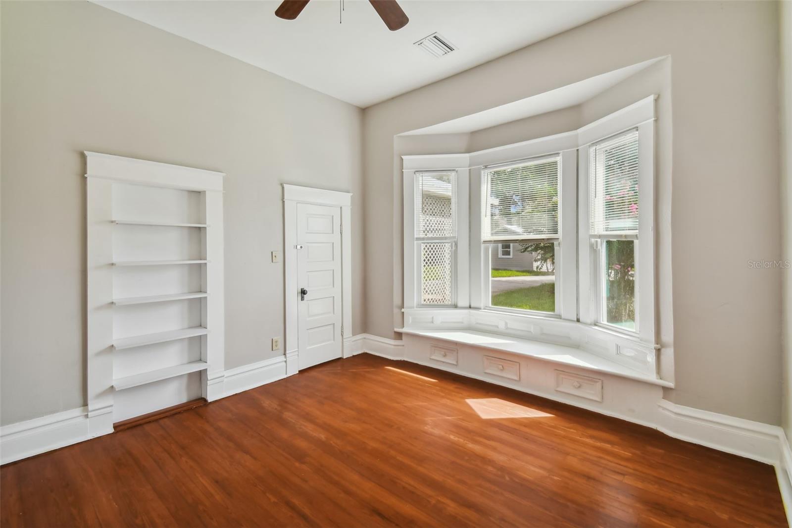 Image 23 of 49 For 38231 4th Avenue