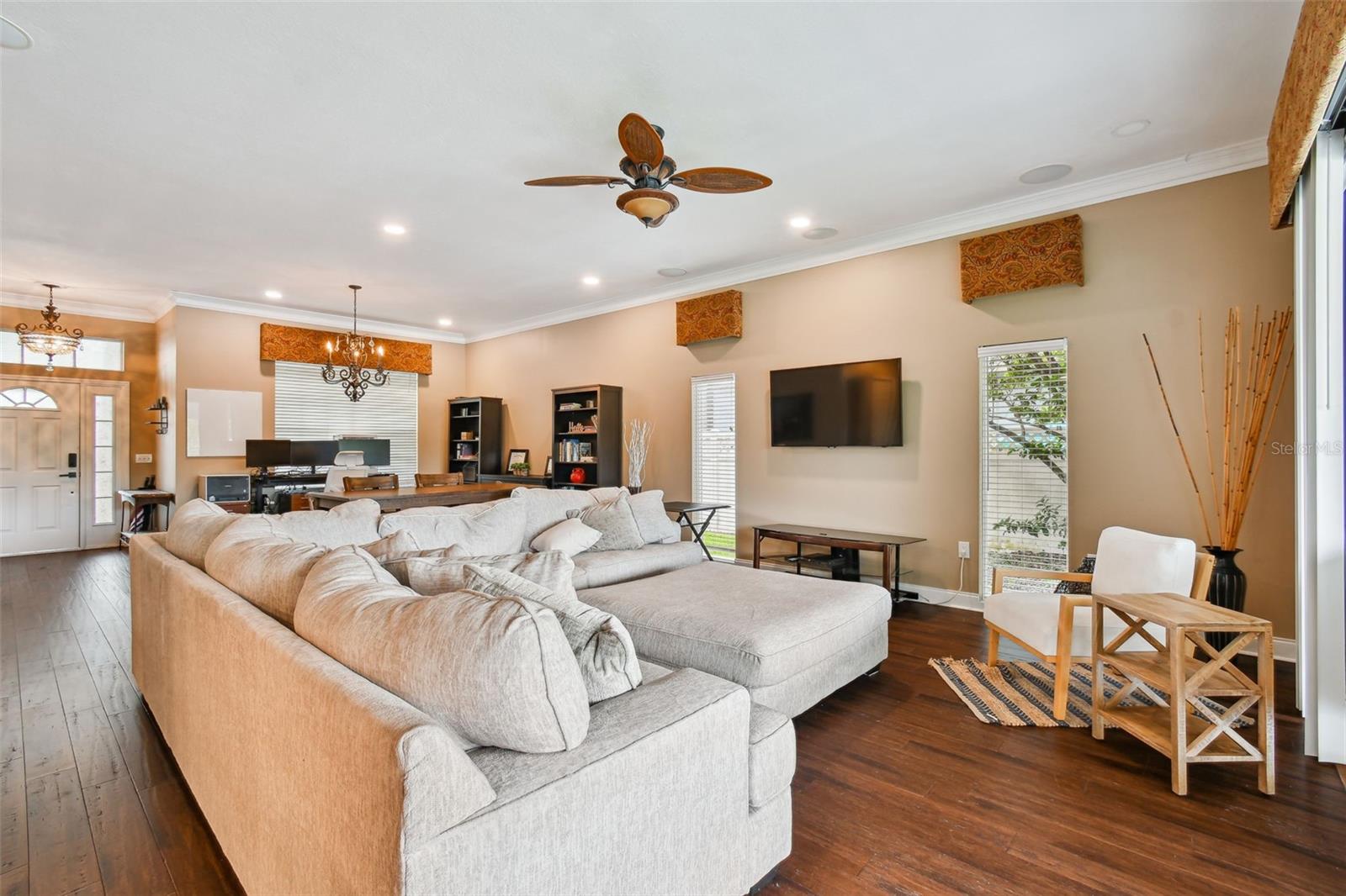 Image 11 of 81 For 17737 Esprit Drive