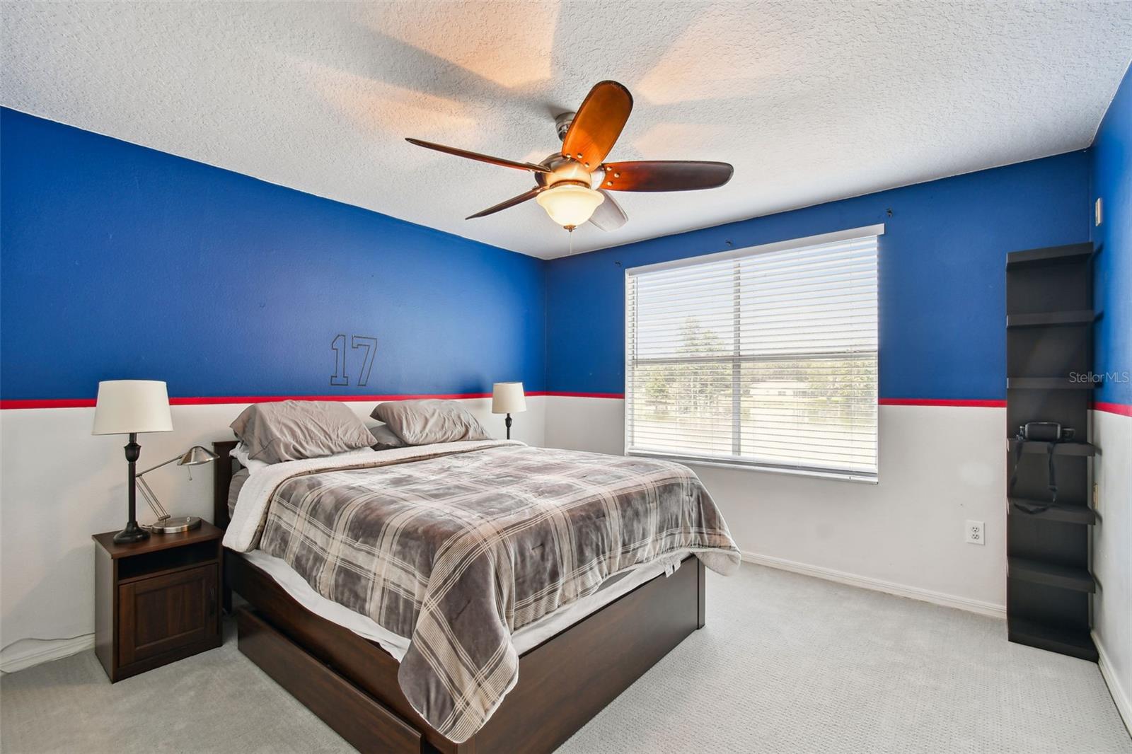Image 28 of 81 For 17737 Esprit Drive