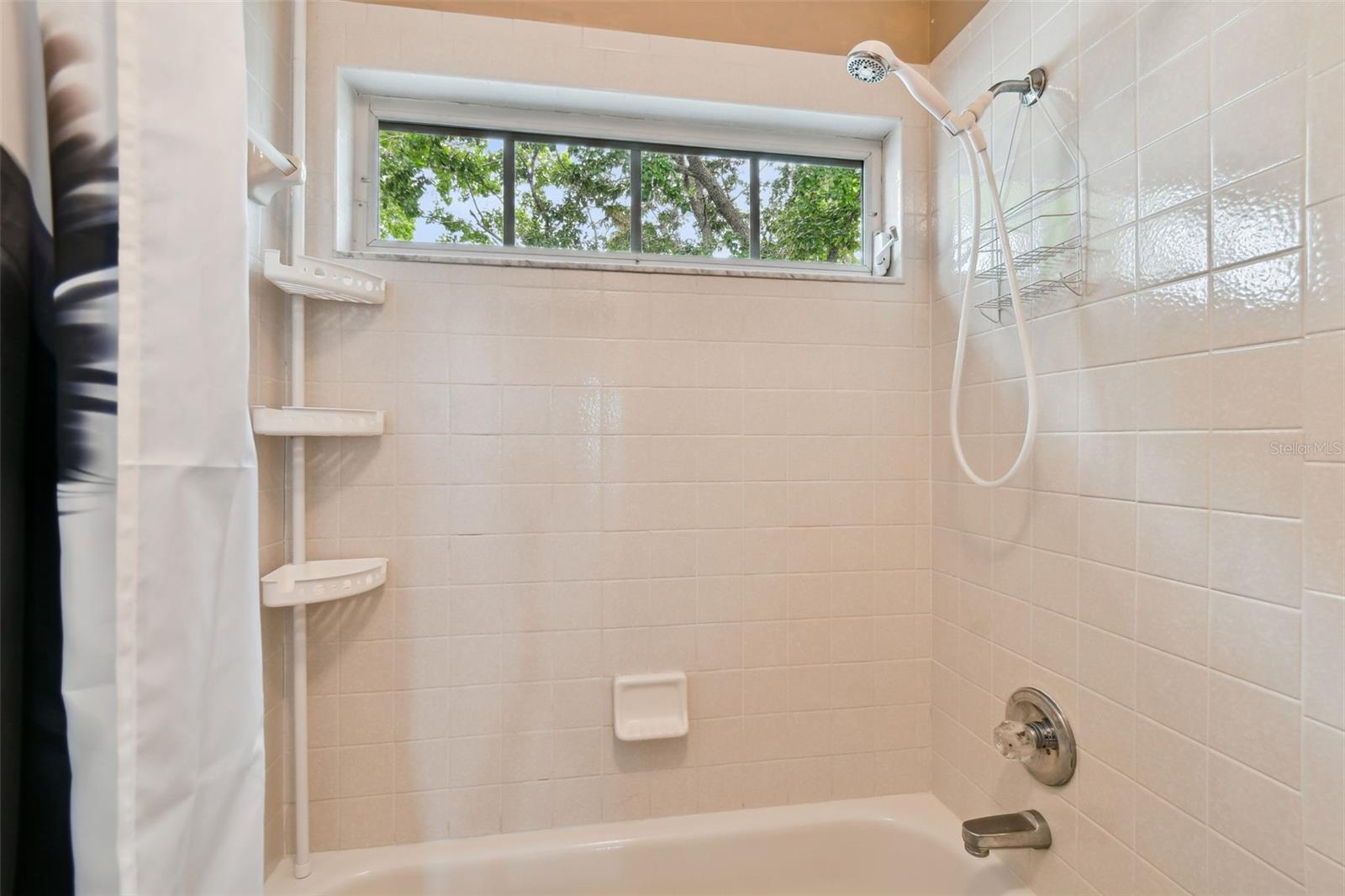 Image 39 of 81 For 17737 Esprit Drive