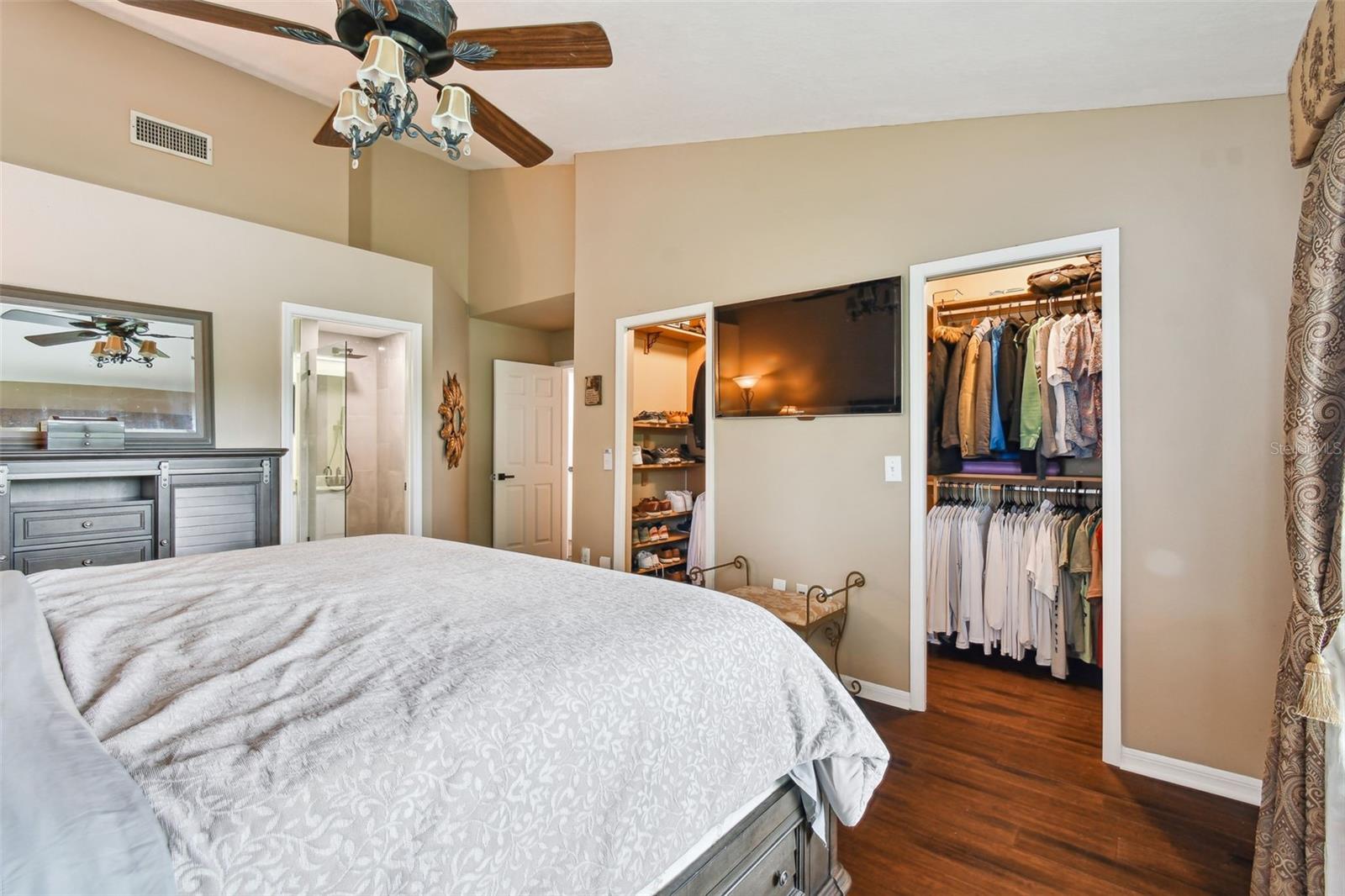 Image 49 of 81 For 17737 Esprit Drive