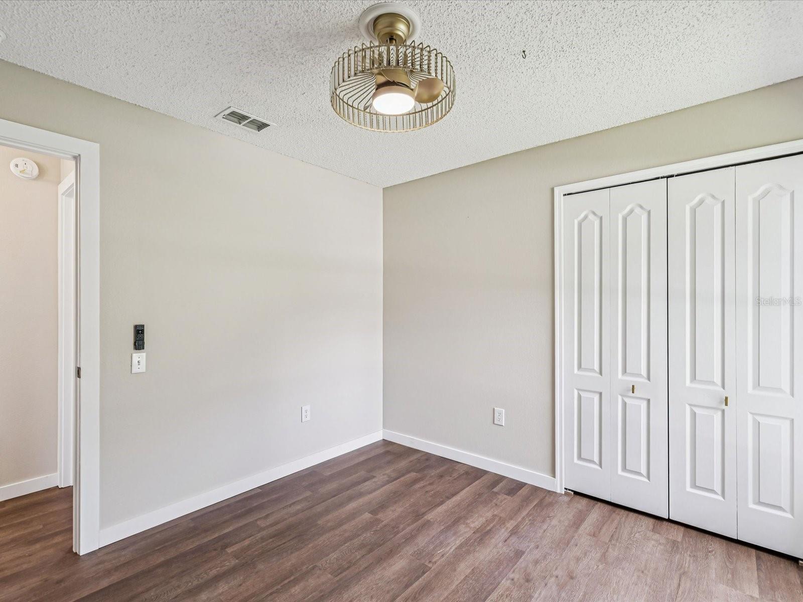 Image 10 of 41 For 26933 Carmen Place