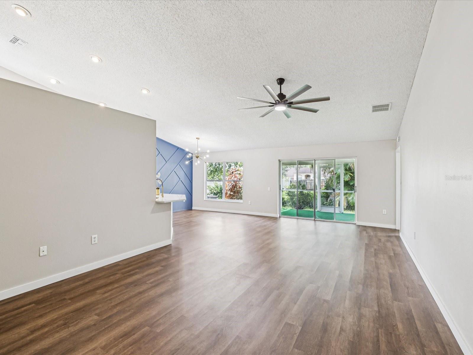 Image 13 of 41 For 26933 Carmen Place