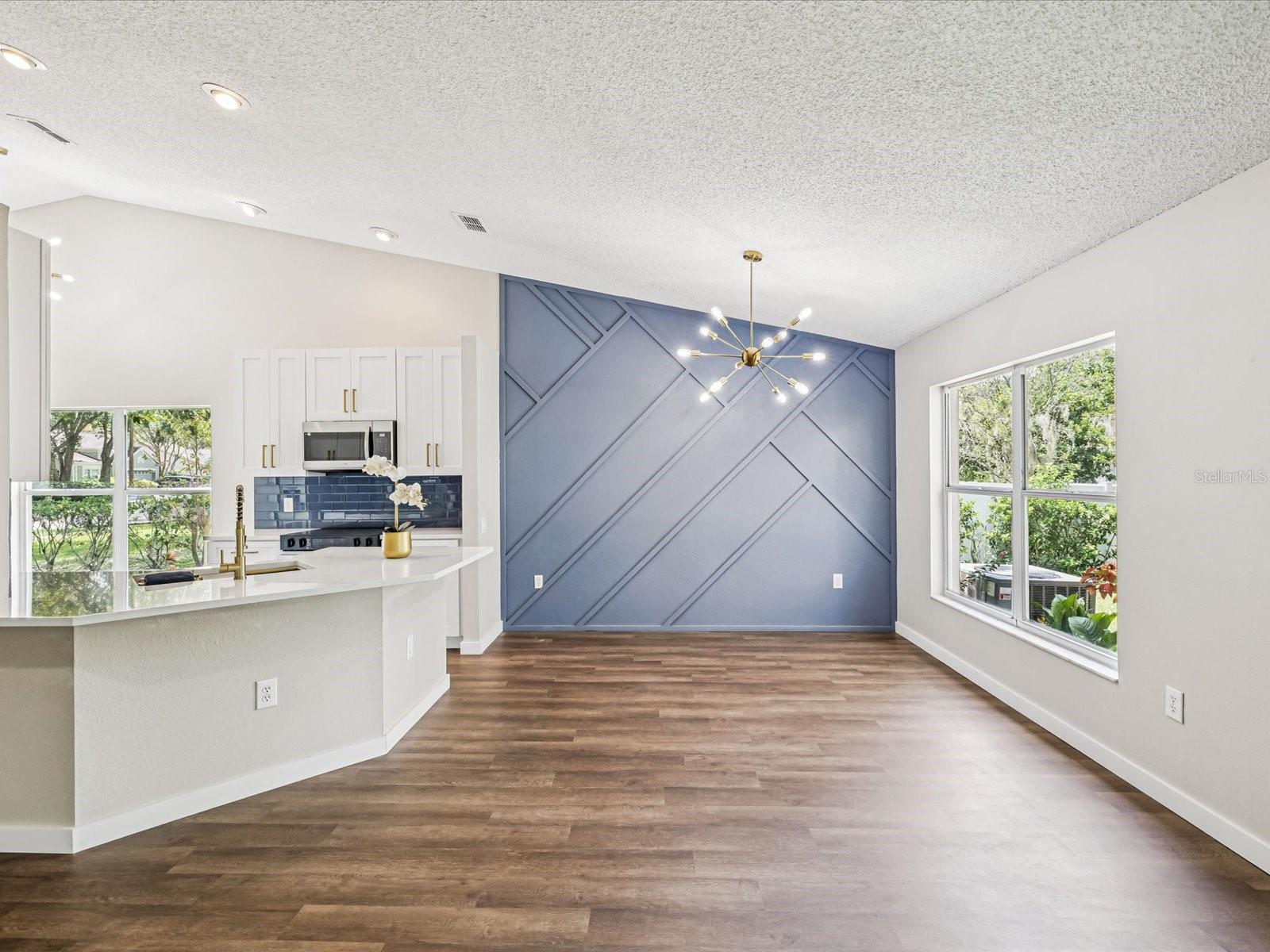 Image 17 of 41 For 26933 Carmen Place