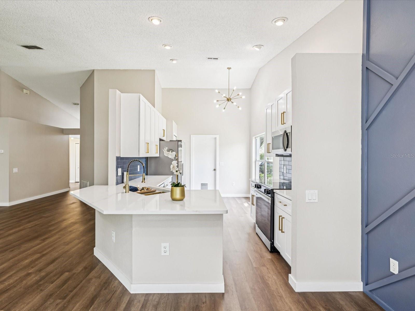 Image 20 of 41 For 26933 Carmen Place