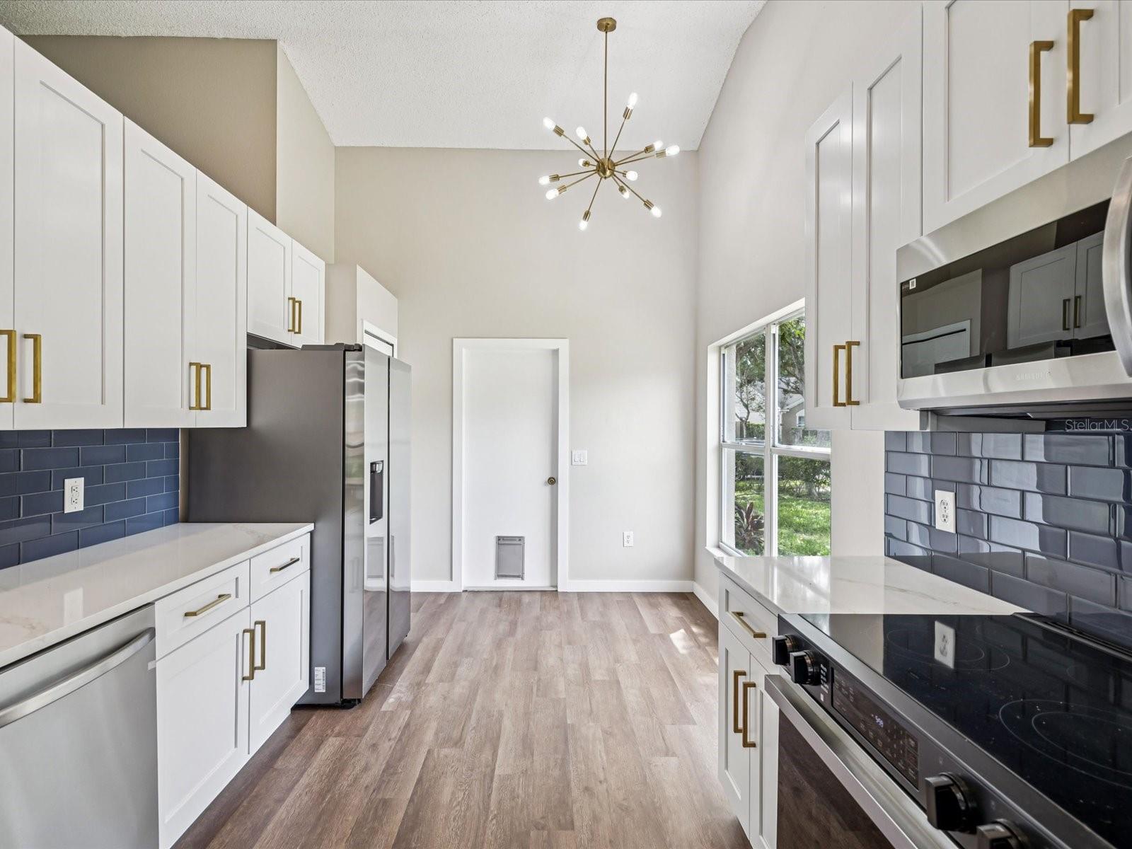 Image 21 of 41 For 26933 Carmen Place
