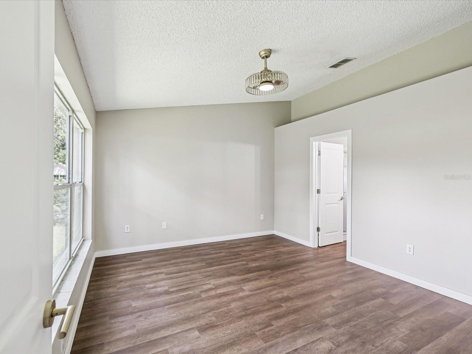 Image 27 of 41 For 26933 Carmen Place