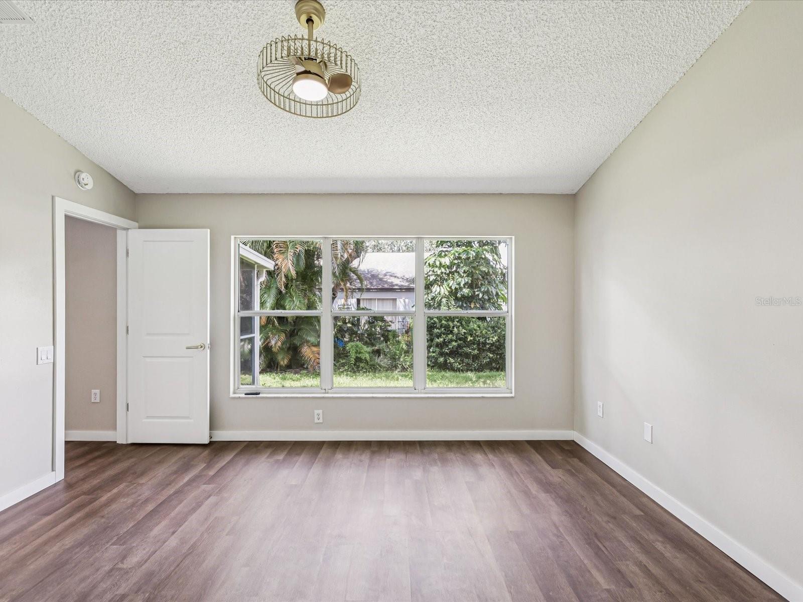 Image 28 of 41 For 26933 Carmen Place