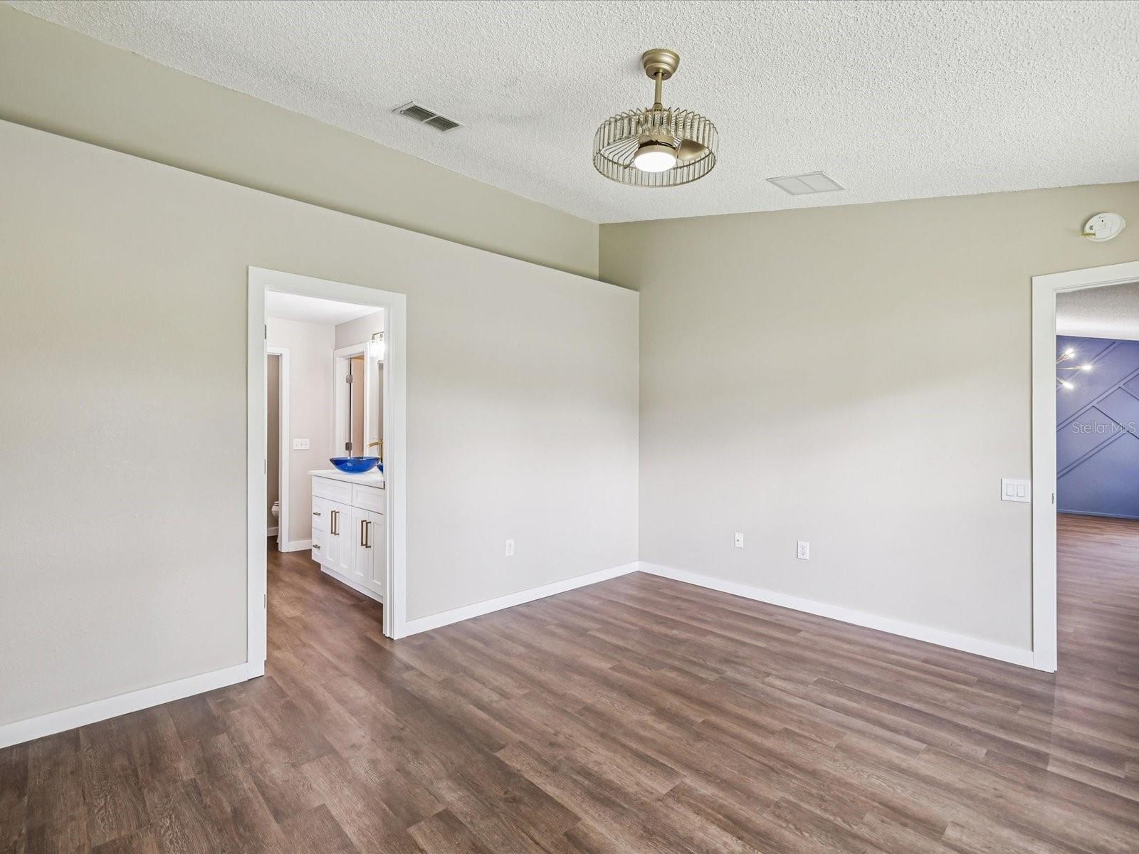 Image 29 of 41 For 26933 Carmen Place