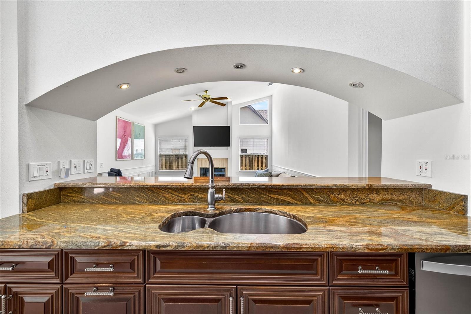Image 27 of 73 For 3018 Geiger Court