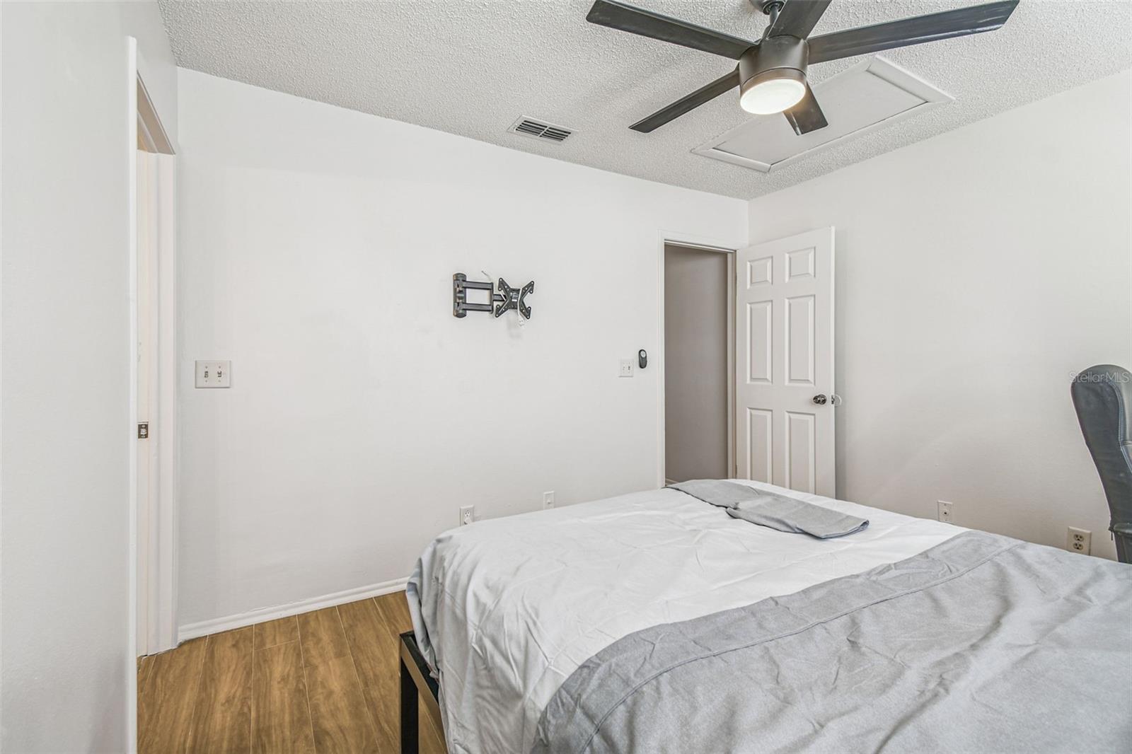 Image 23 of 27 For 5238 Sunridge Palms Drive
