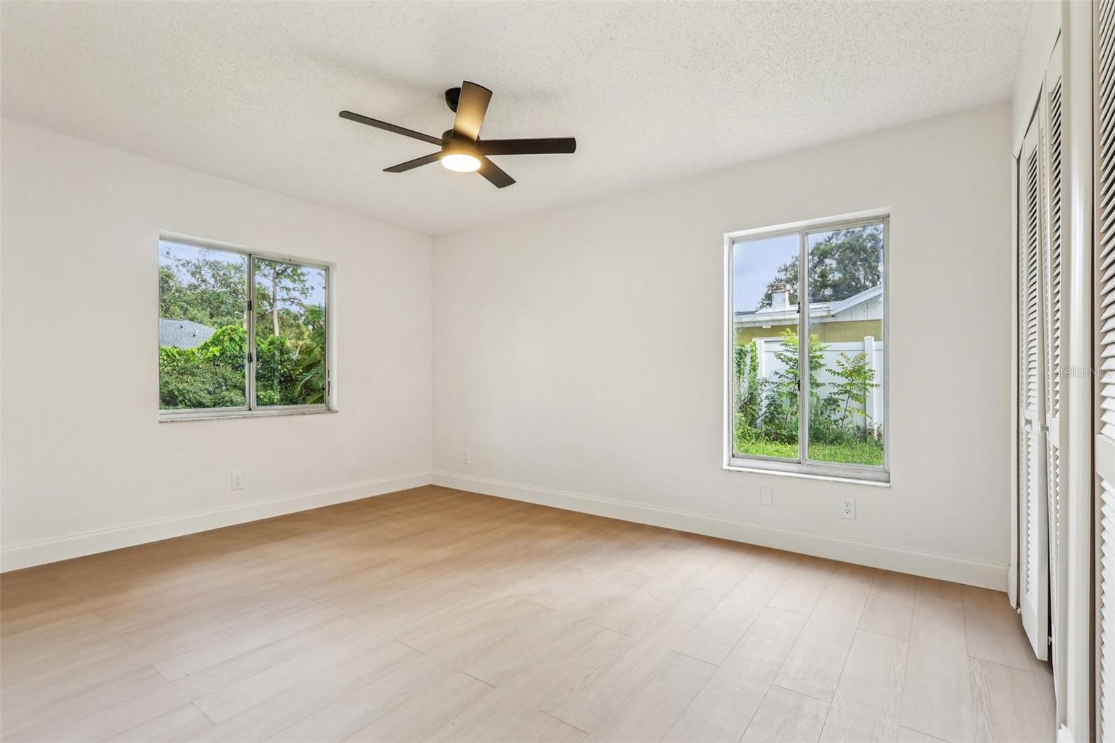 Image 10 of 26 For 360 Bent Oak Drive