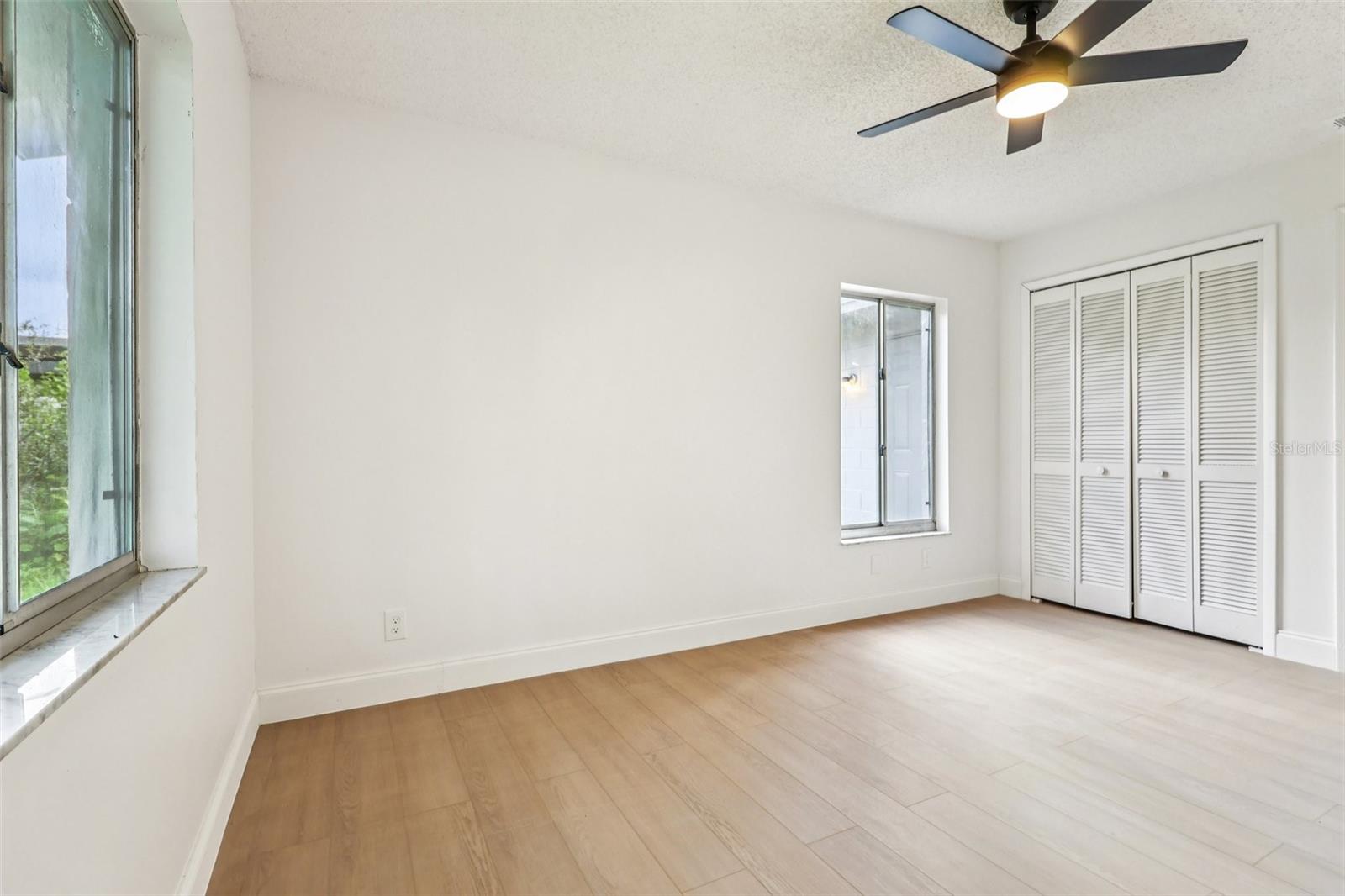 Image 11 of 26 For 360 Bent Oak Drive