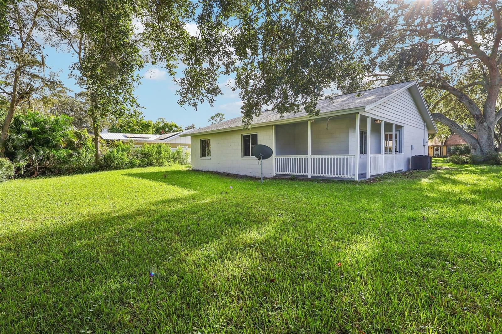 Image 21 of 26 For 360 Bent Oak Drive