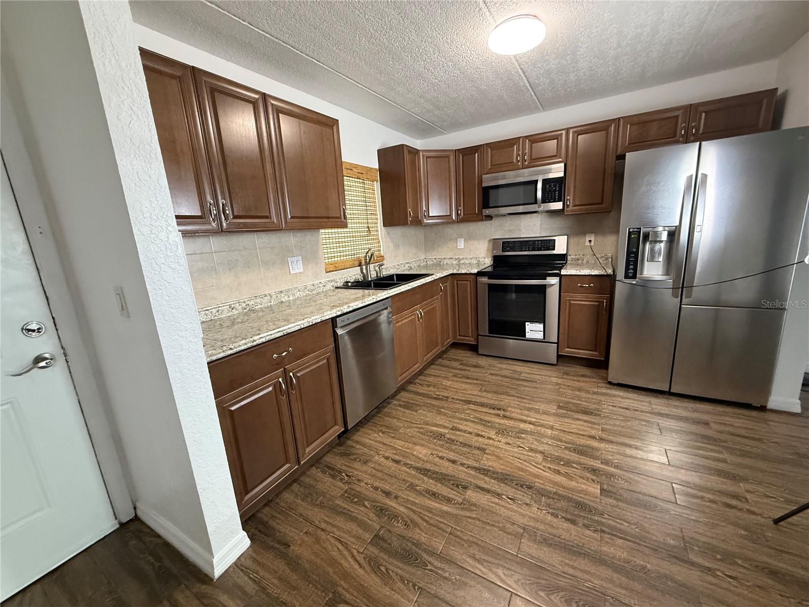 Image 7 of 27 For 14421 Americana Circle 103