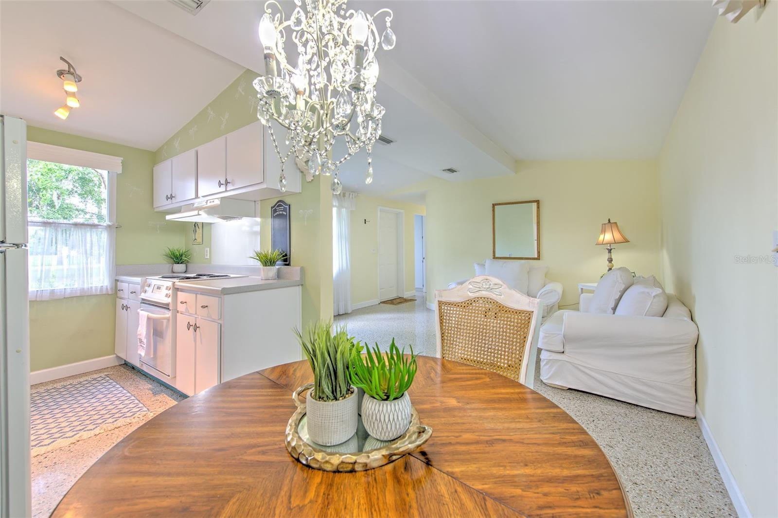 Listing photo id 10 for 17311 Darby Lane