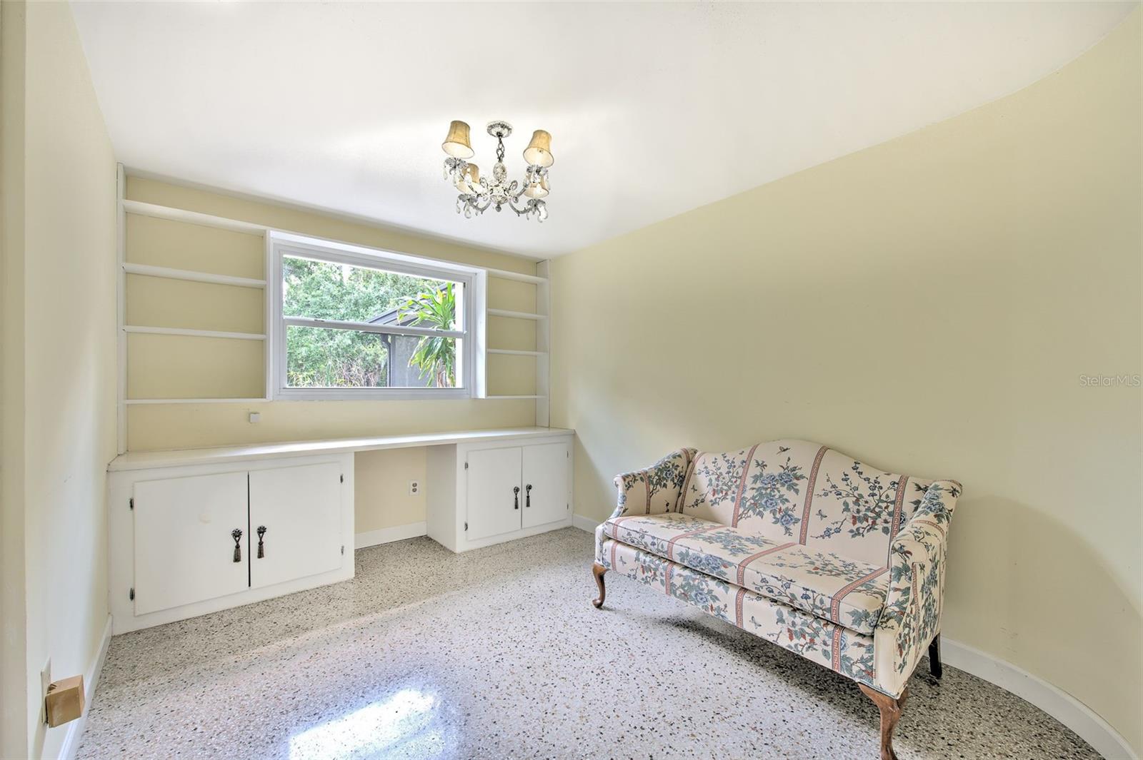 Listing photo id 18 for 17311 Darby Lane