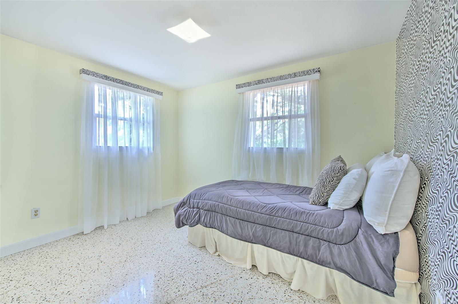 Listing photo id 22 for 17311 Darby Lane