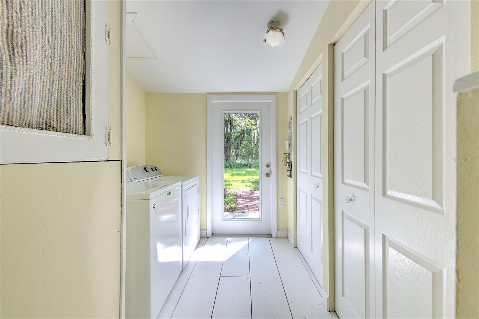 Listing photo id 24 for 17311 Darby Lane