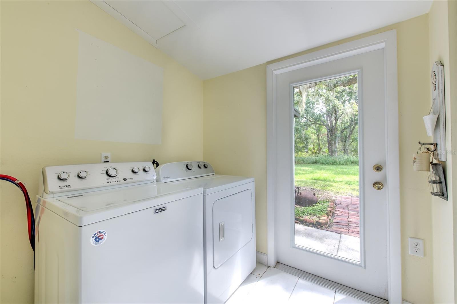 Listing photo id 25 for 17311 Darby Lane