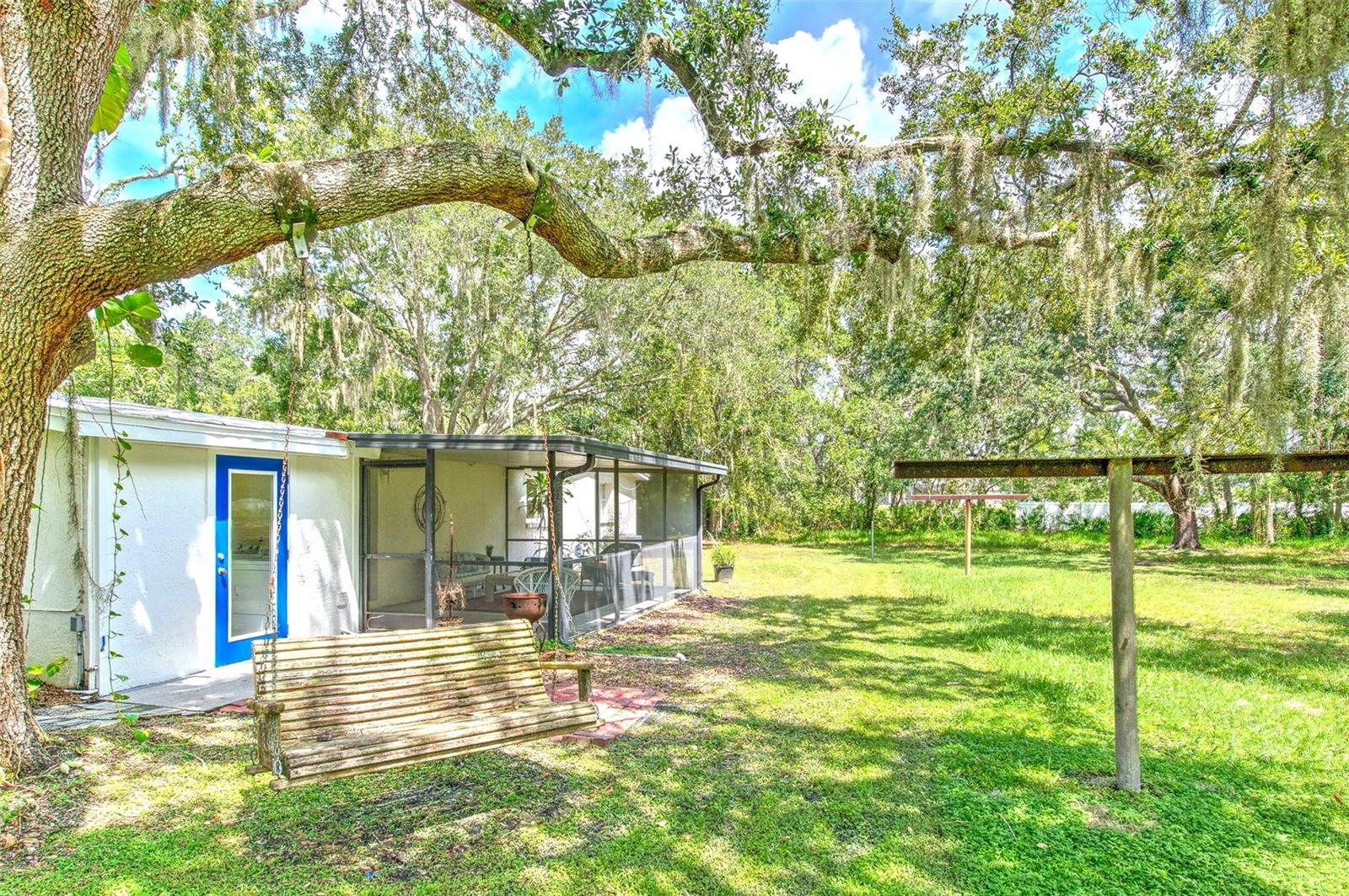 Listing photo id 28 for 17311 Darby Lane
