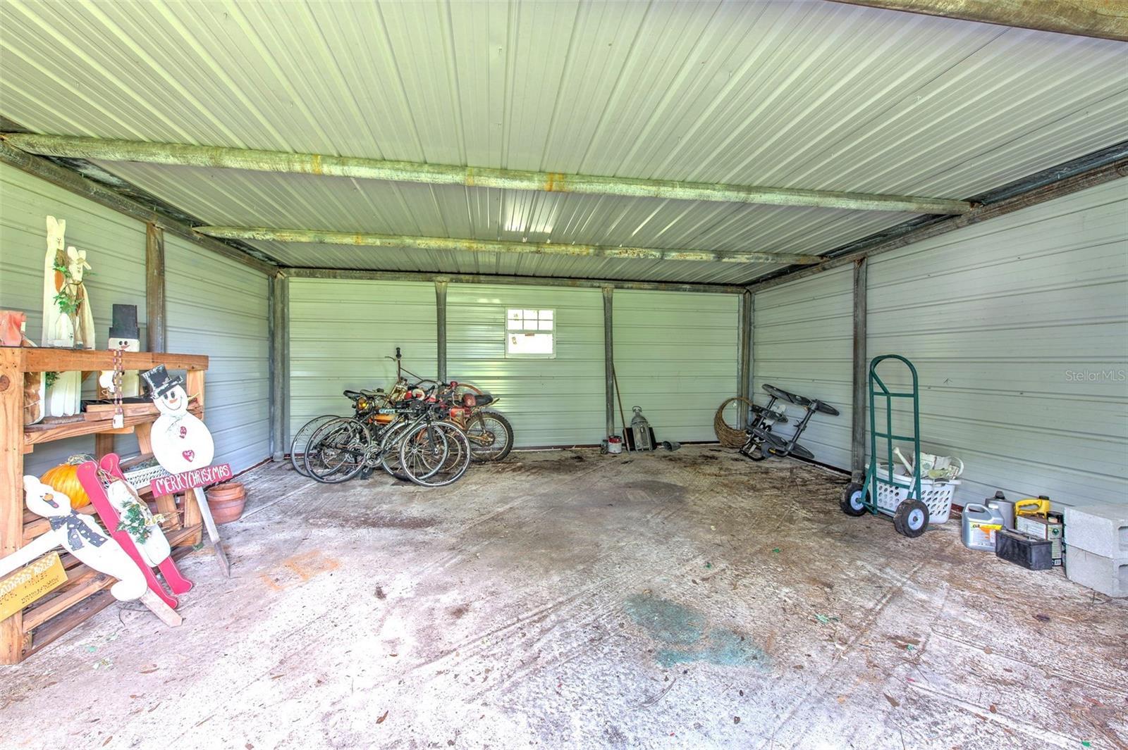 Listing photo id 32 for 17311 Darby Lane