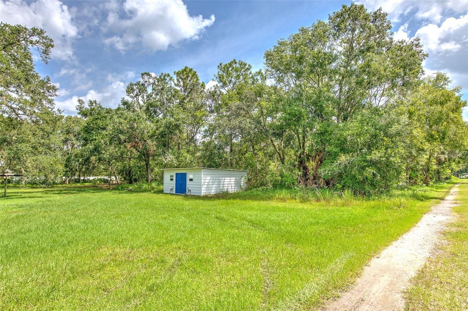 Listing photo id 33 for 17311 Darby Lane