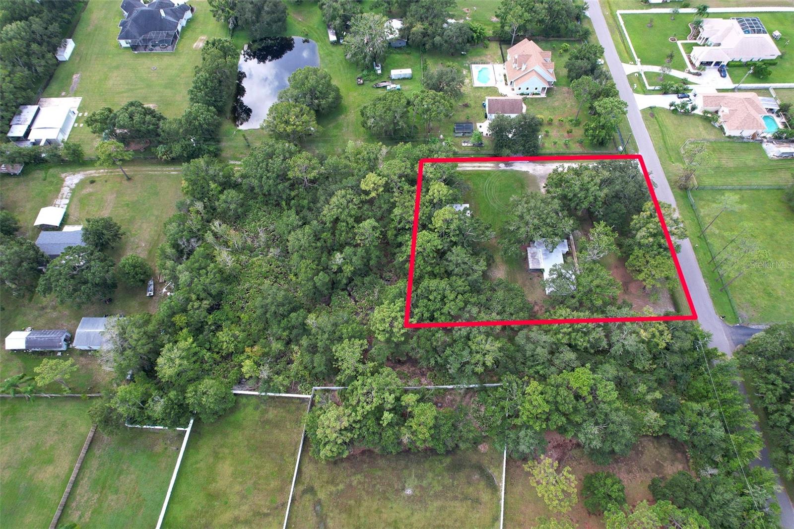 Listing photo id 37 for 17311 Darby Lane