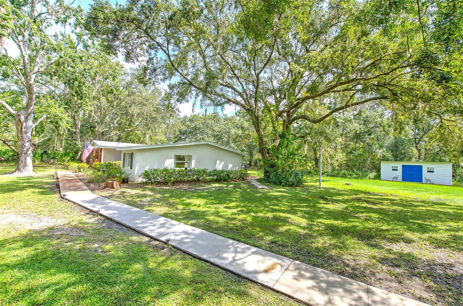 Listing photo id 3 for 17311 Darby Lane